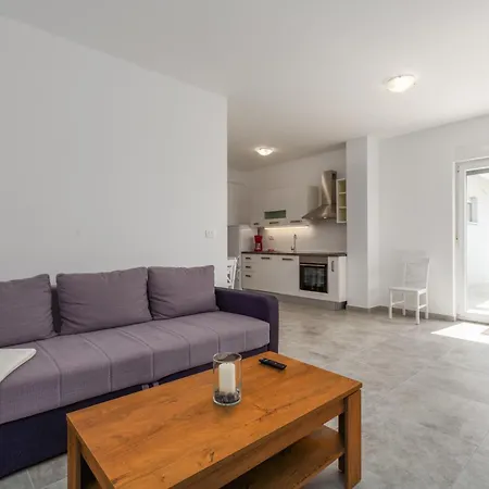 Lavanda Novigrad Daire *